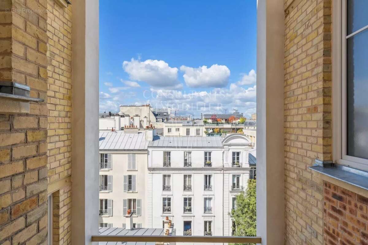 Appartement à PARIS-17E