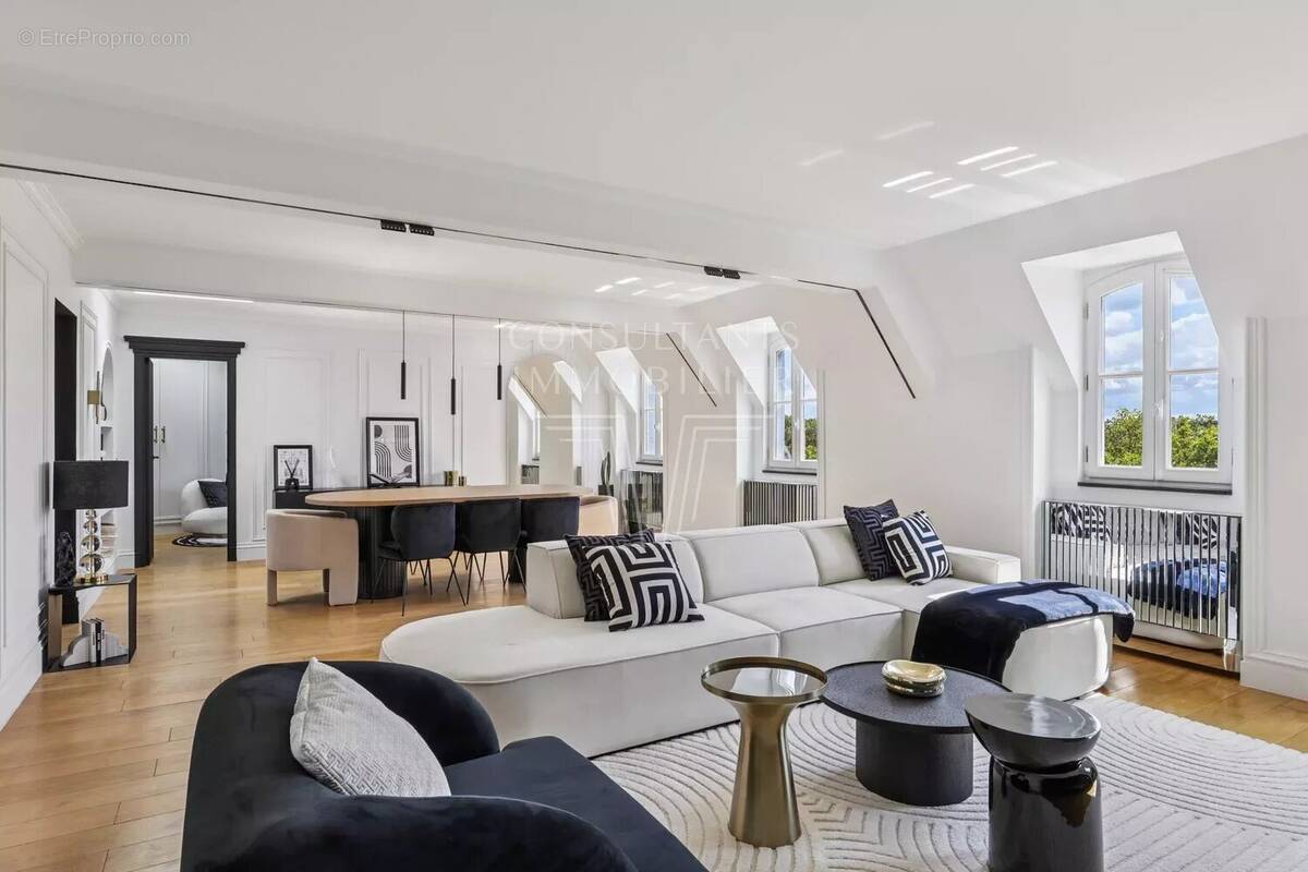 Appartement à PARIS-17E