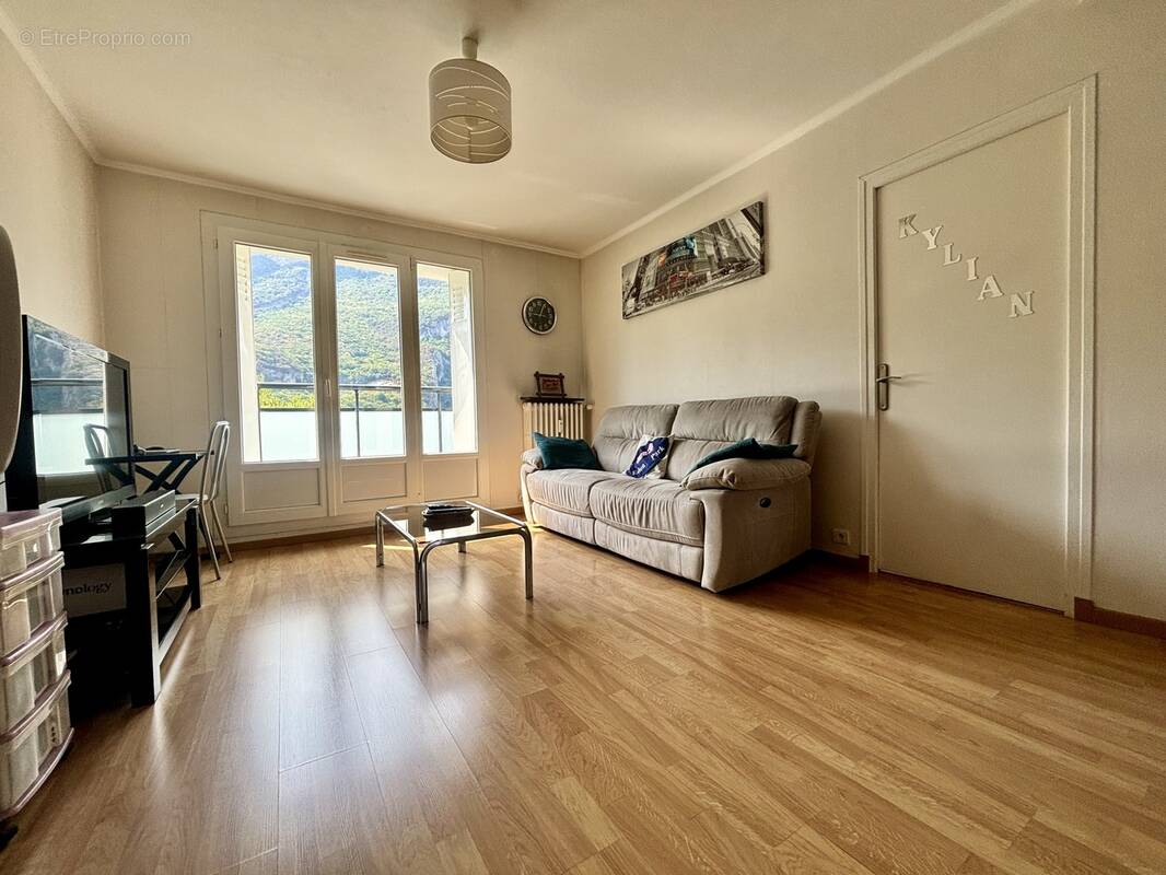 n°6 - Appartement à FONTAINE