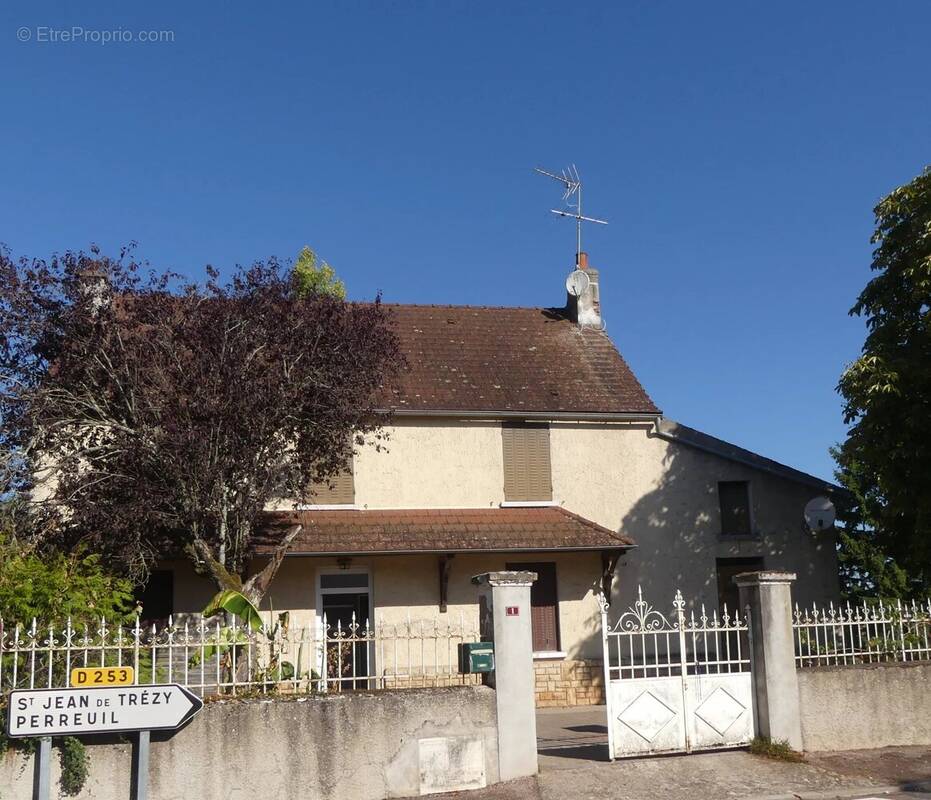 Maison à ESSERTENNE