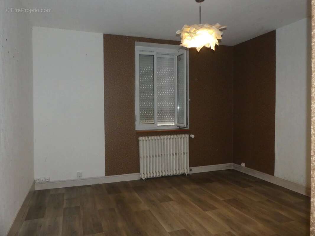 Maison à ESSERTENNE