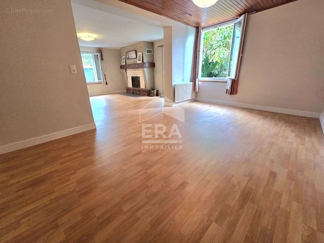 Maison à SAINT-LAURENT-DES-HOMMES