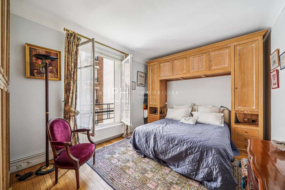Appartement à NEUILLY-SUR-SEINE