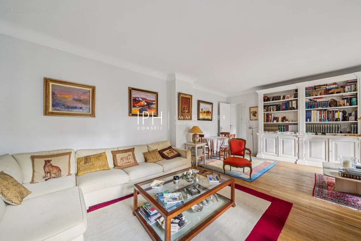 Appartement à NEUILLY-SUR-SEINE