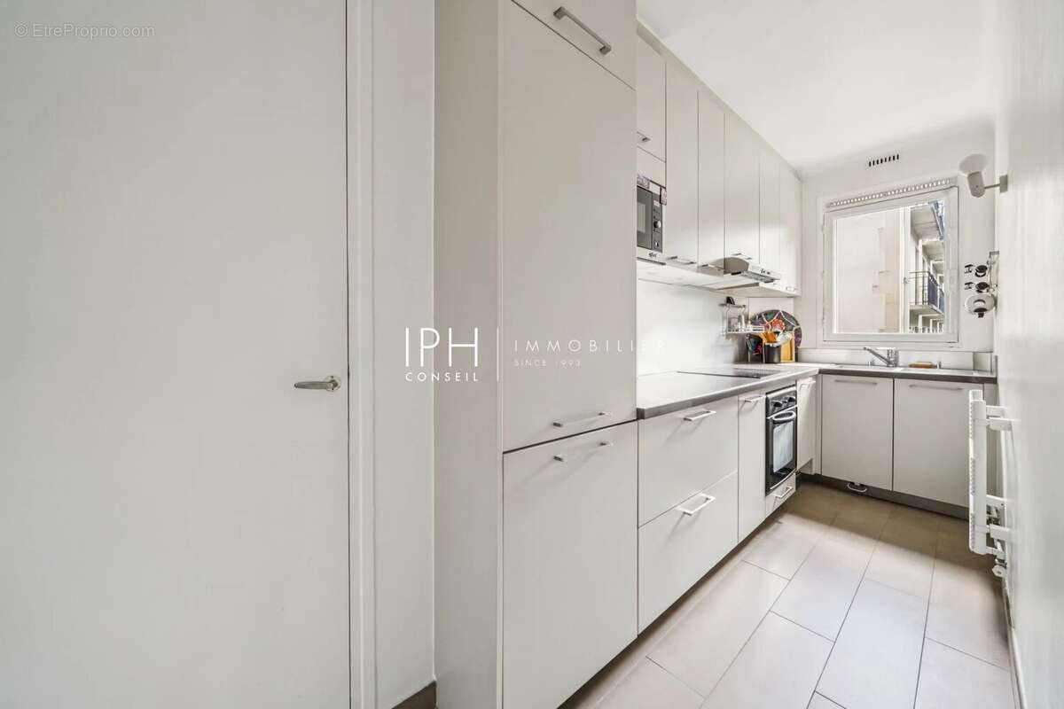 Appartement à NEUILLY-SUR-SEINE