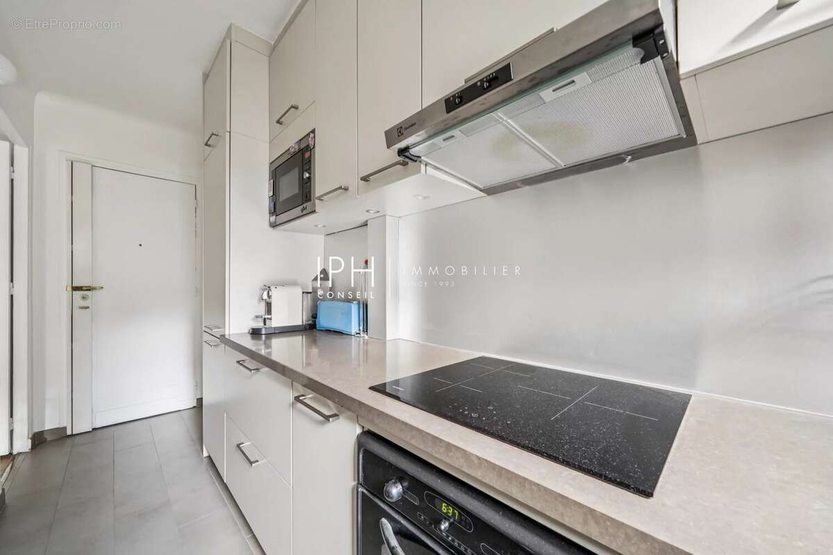 Appartement à NEUILLY-SUR-SEINE