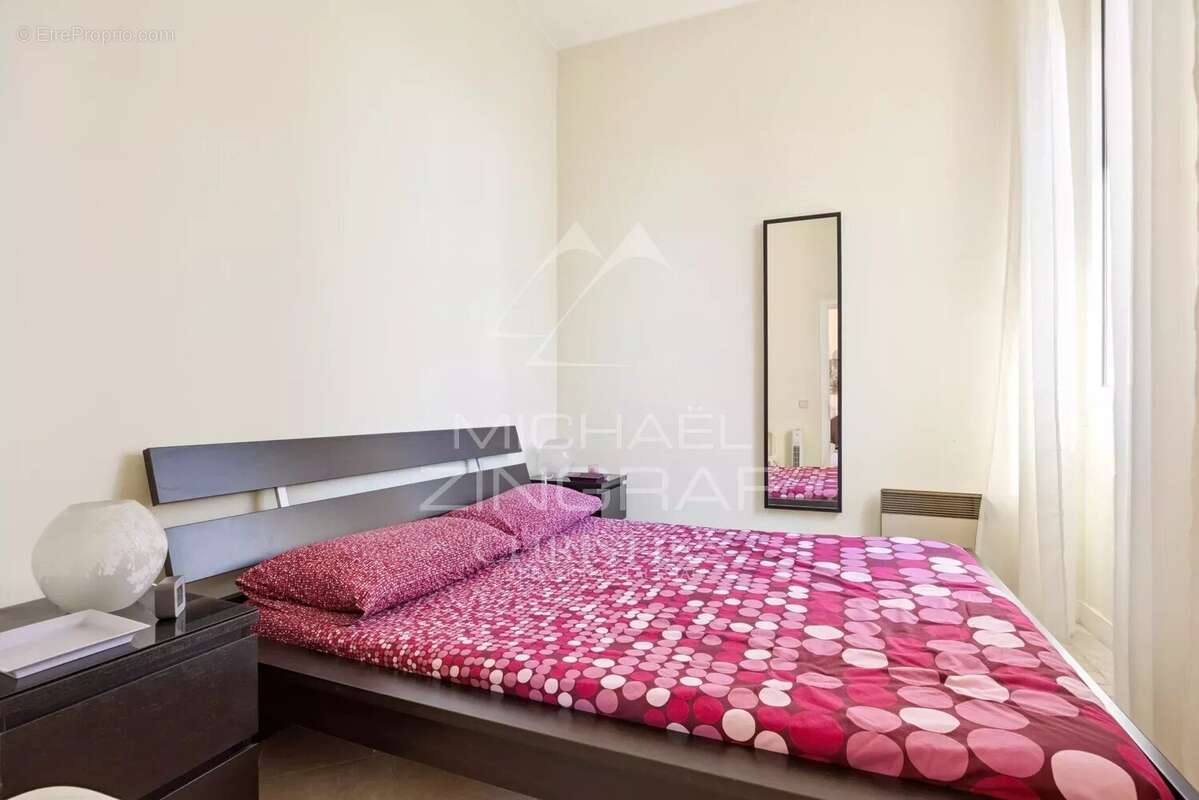 Appartement à VALLAURIS