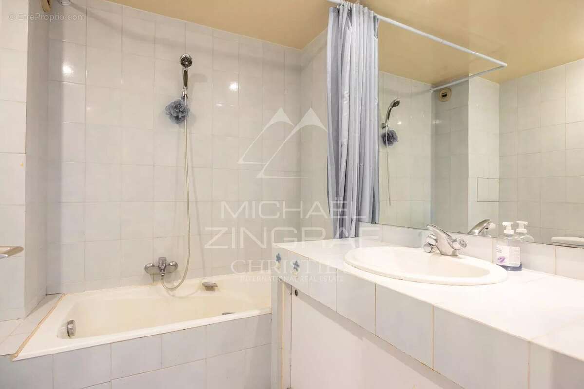 Appartement à VALLAURIS