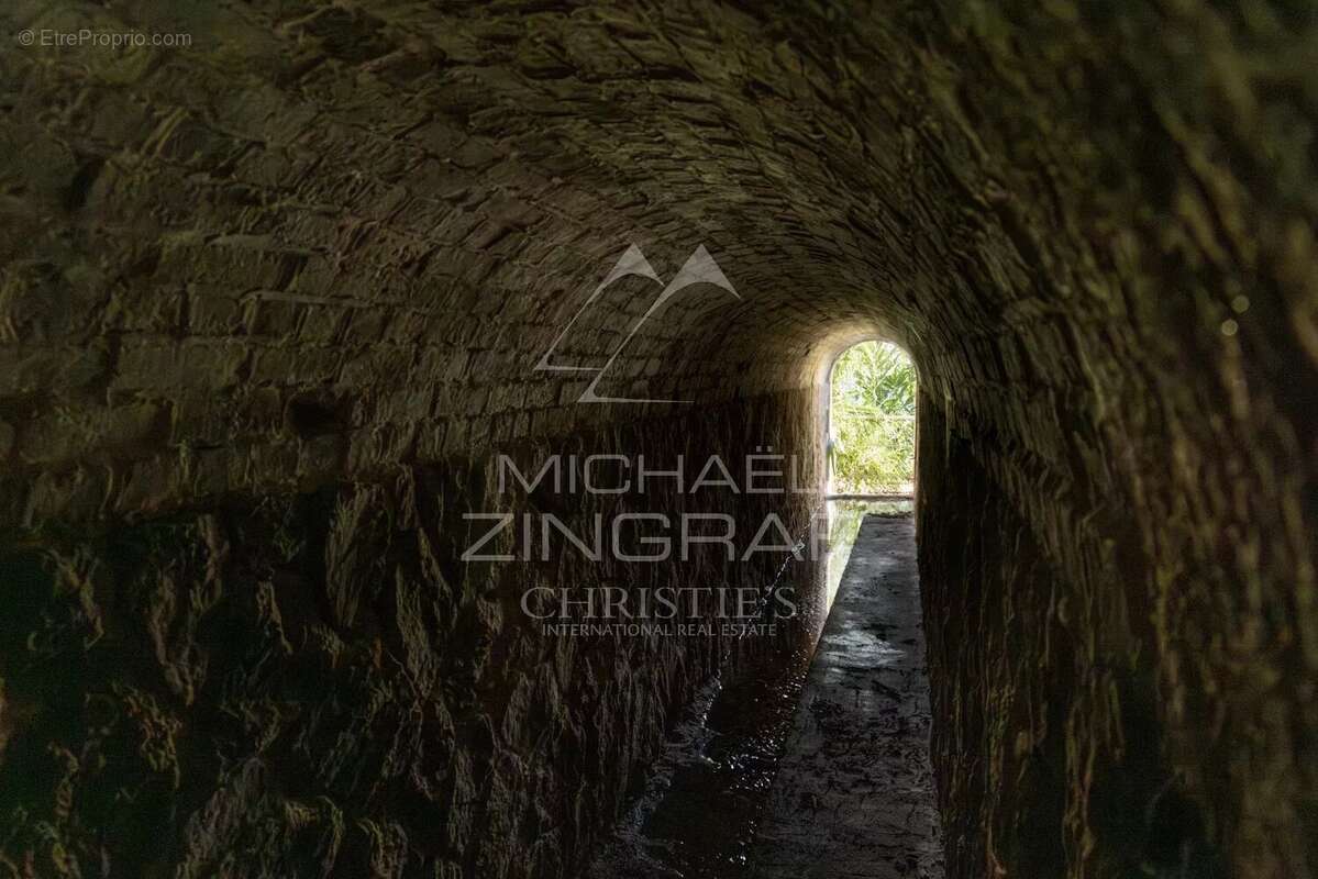 Appartement à VALLAURIS