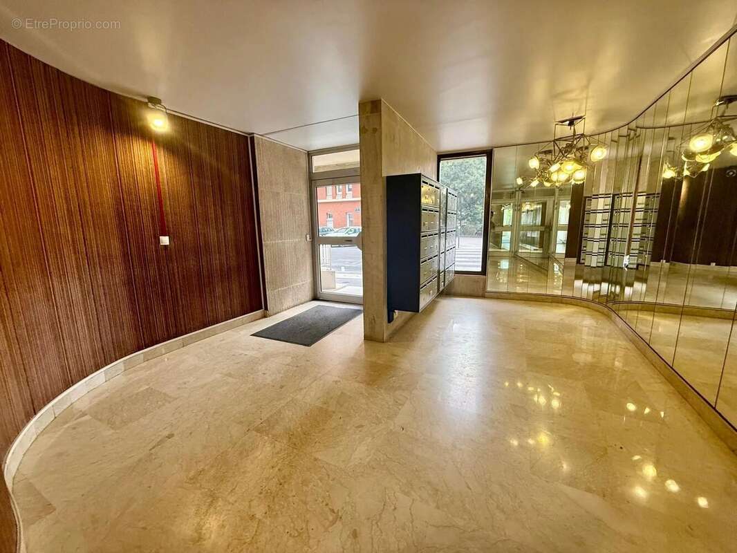 Appartement à PARIS-20E