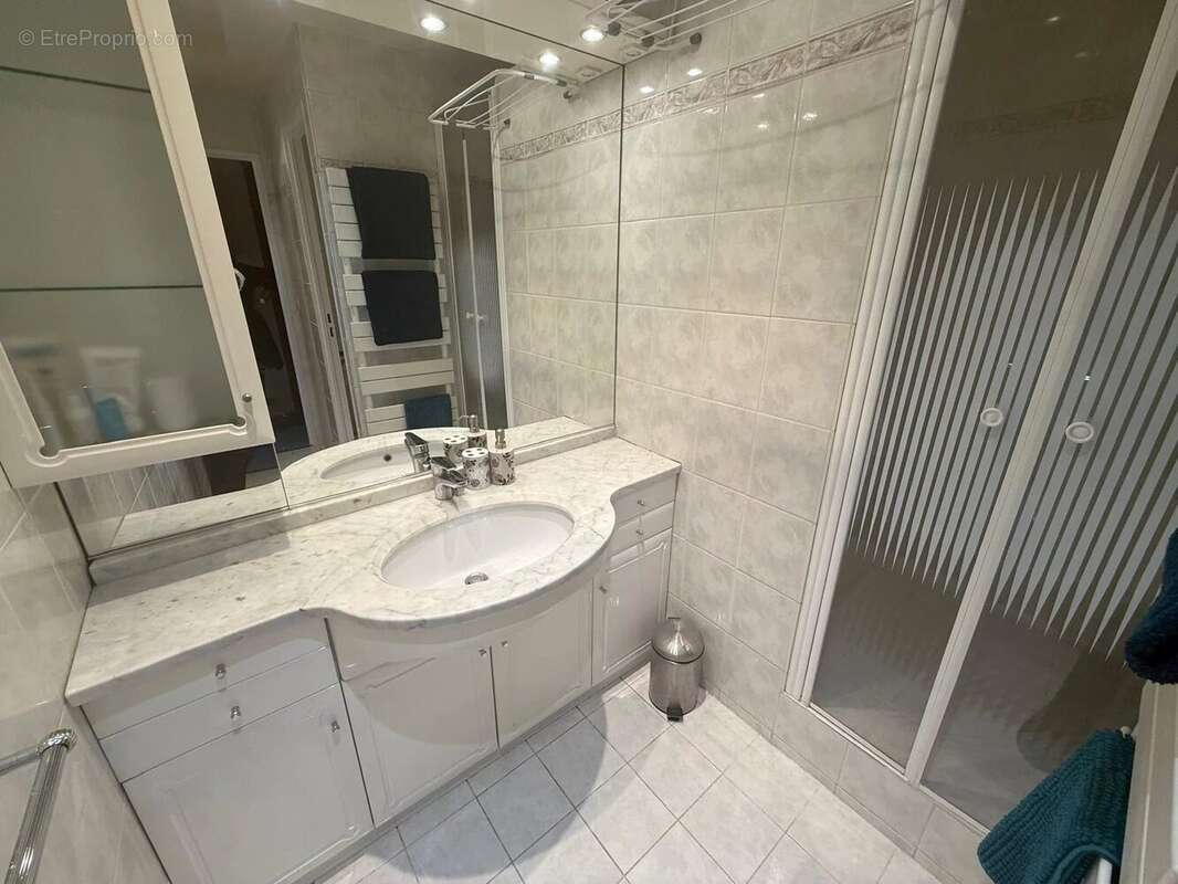 Appartement à PARIS-20E