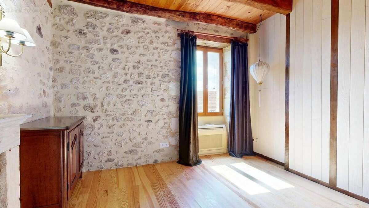 MaisonDeVillageStCyprien09062025142339 - Maison à SAINT-CYPRIEN