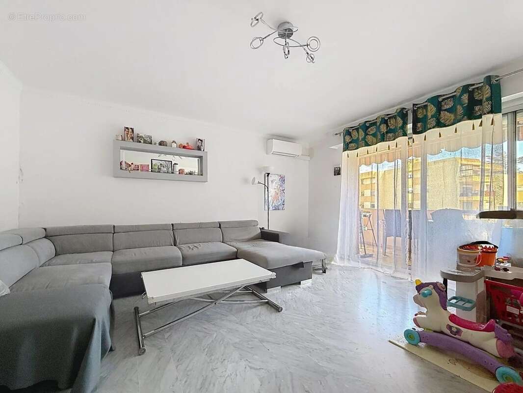 Appartement à CAGNES-SUR-MER