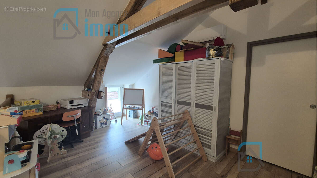 Maison à MEHUN-SUR-YEVRE