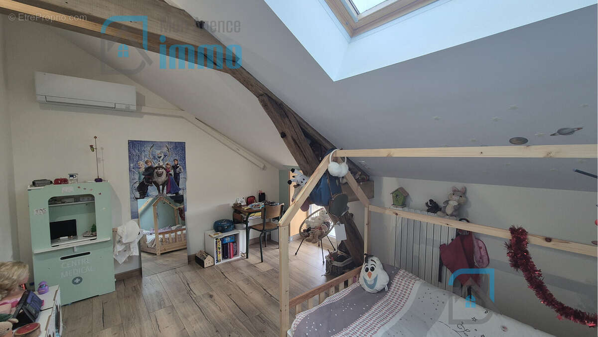 Maison à MEHUN-SUR-YEVRE