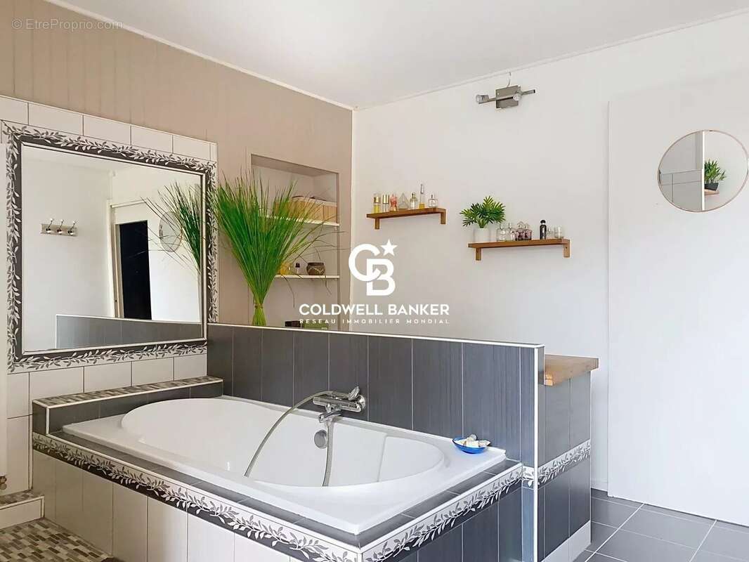 Maison à COLOMBIERS