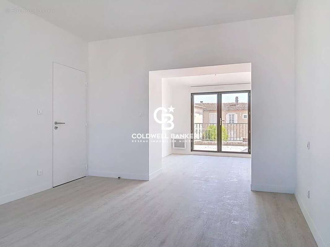 Maison à SAINT-HILAIRE-DE-VILLEFRANCHE