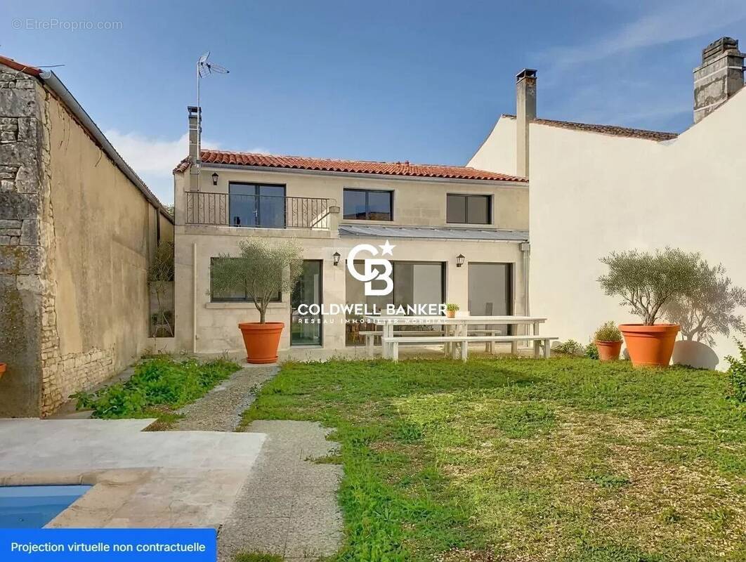 Maison à SAINT-HILAIRE-DE-VILLEFRANCHE