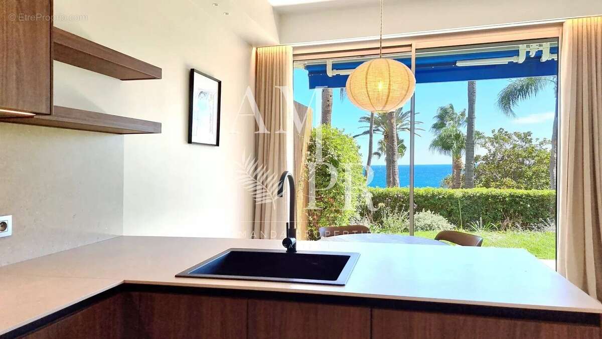 Appartement à VALLAURIS