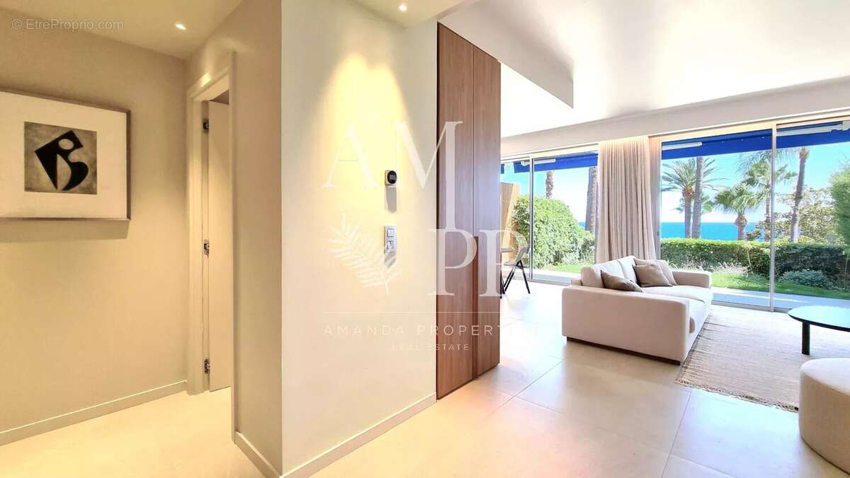 Appartement à VALLAURIS