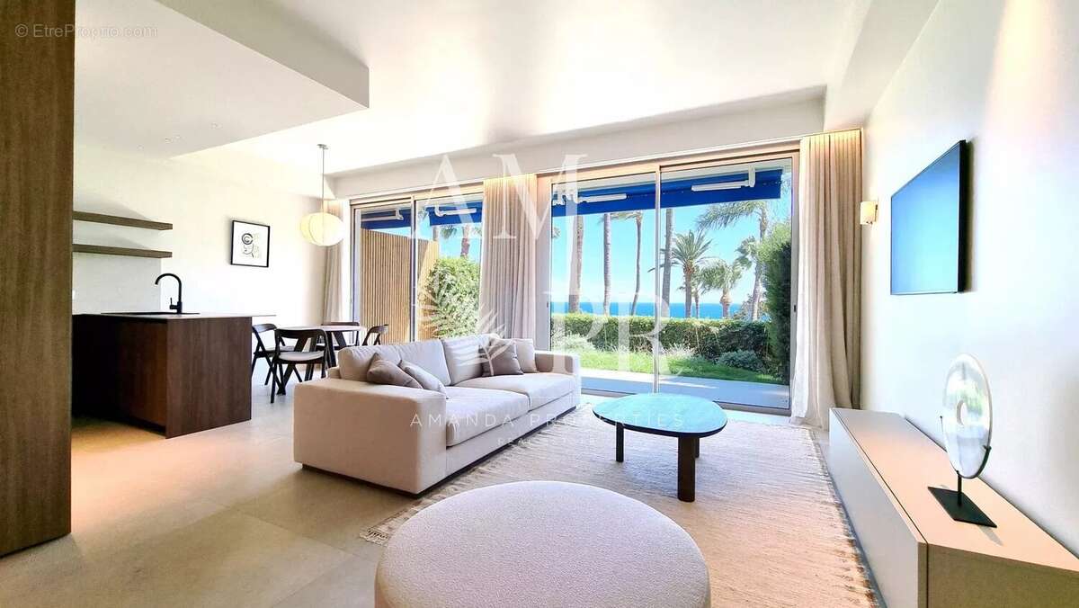 Appartement à VALLAURIS