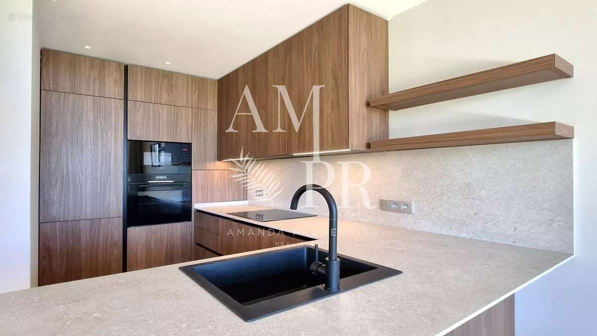 Appartement à VALLAURIS