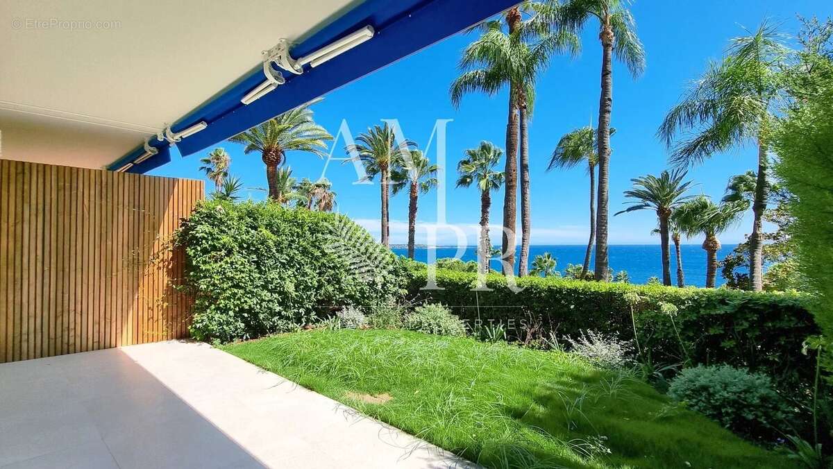 Appartement à VALLAURIS