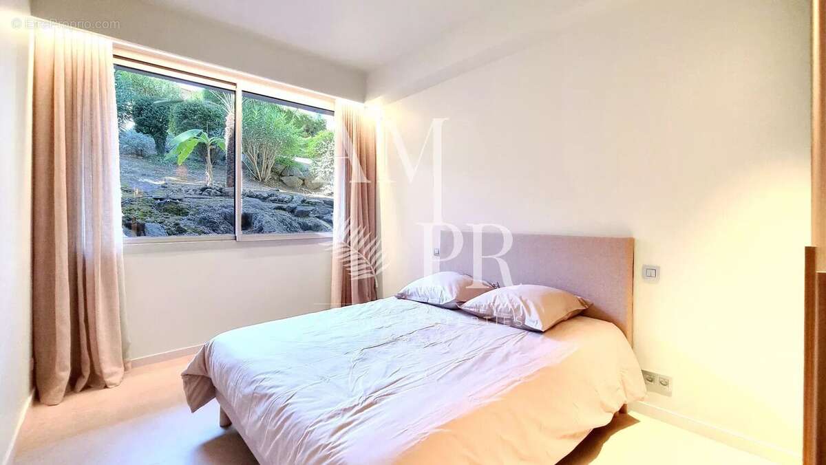 Appartement à VALLAURIS