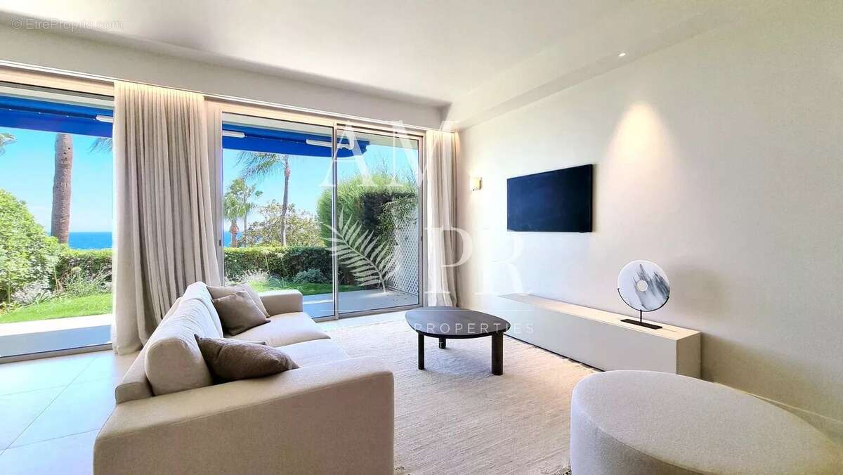 Appartement à VALLAURIS