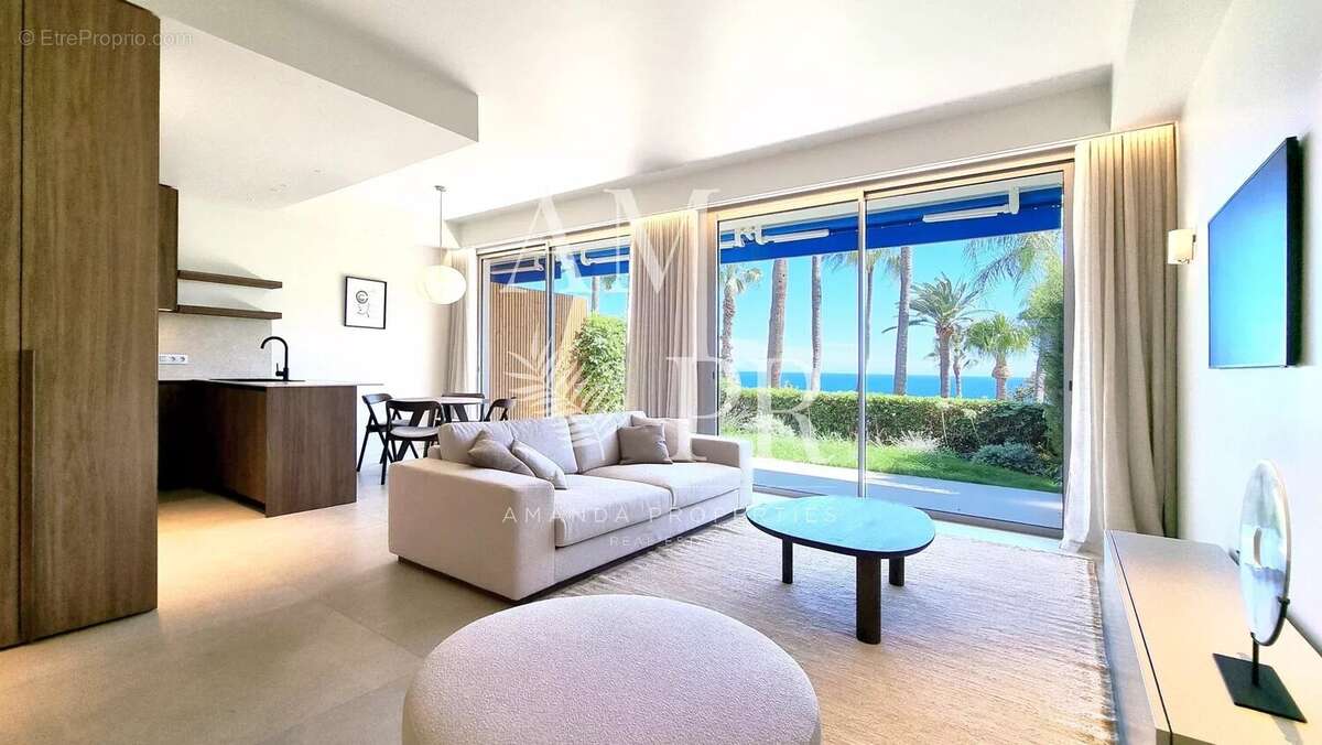 Appartement à VALLAURIS