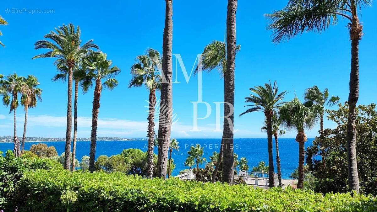 Appartement à VALLAURIS