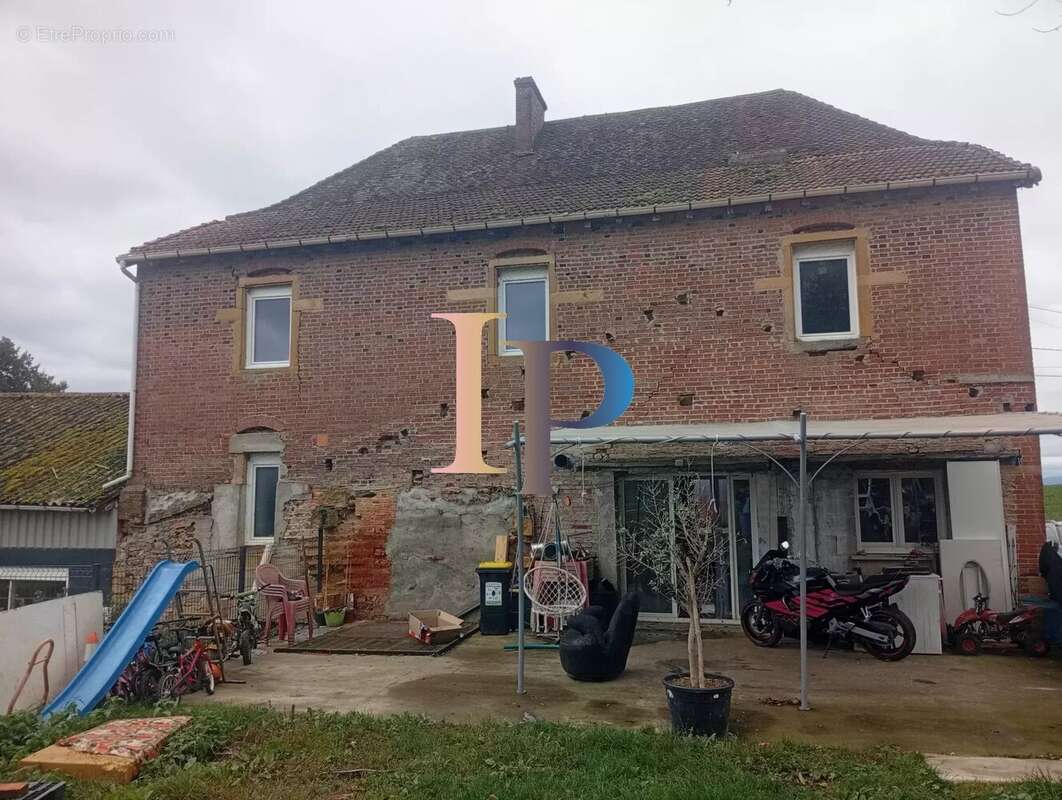 Maison à SAINT-PIERRE-LA-NOAILLE