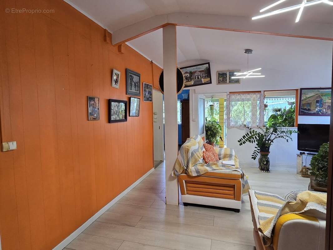 Maison à SAINTE-SUZANNE