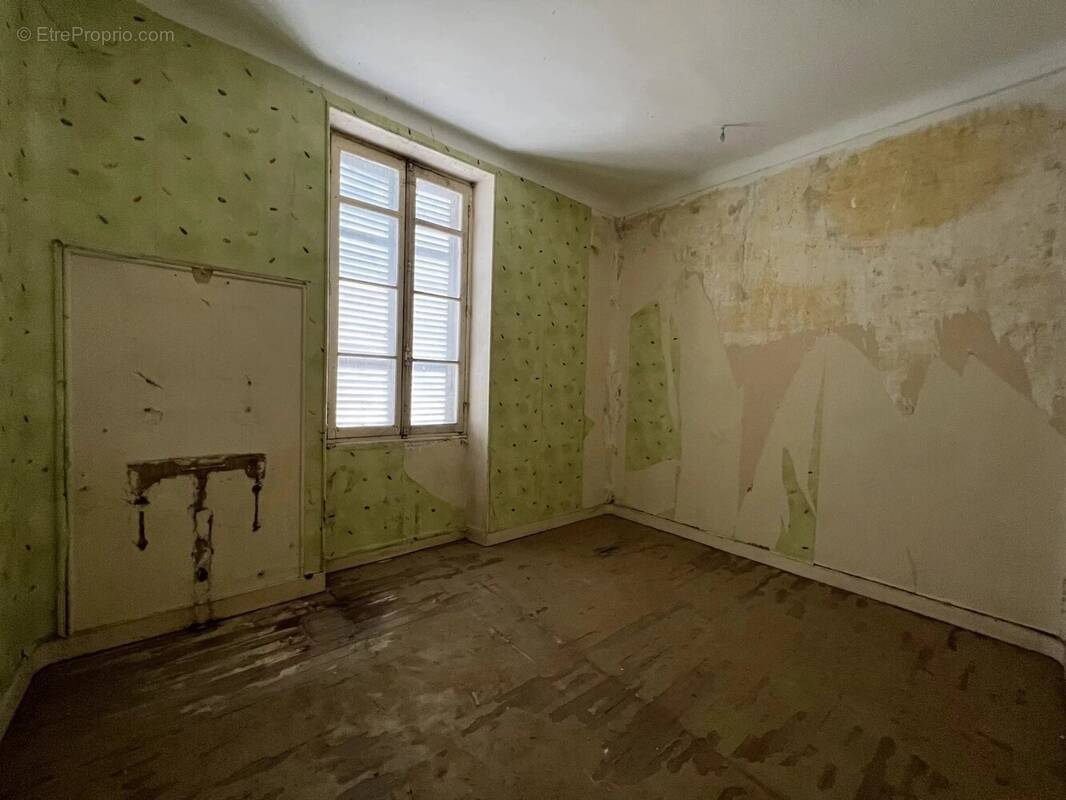 Appartement à ETAULIERS