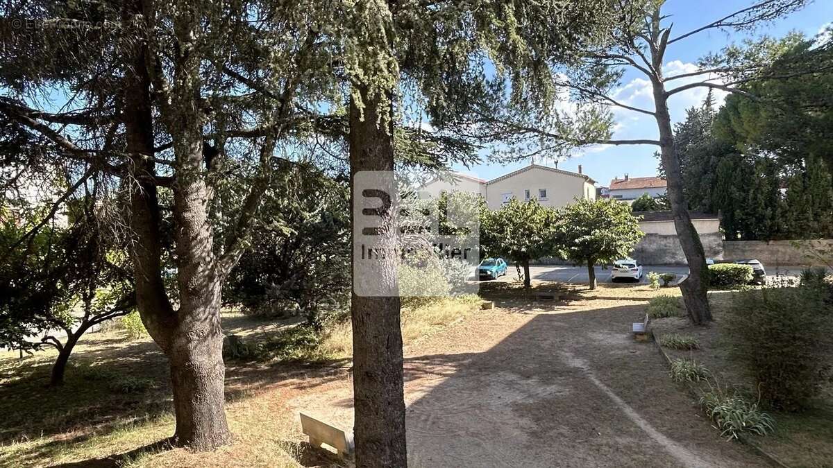 Appartement à BAGNOLS-SUR-CEZE