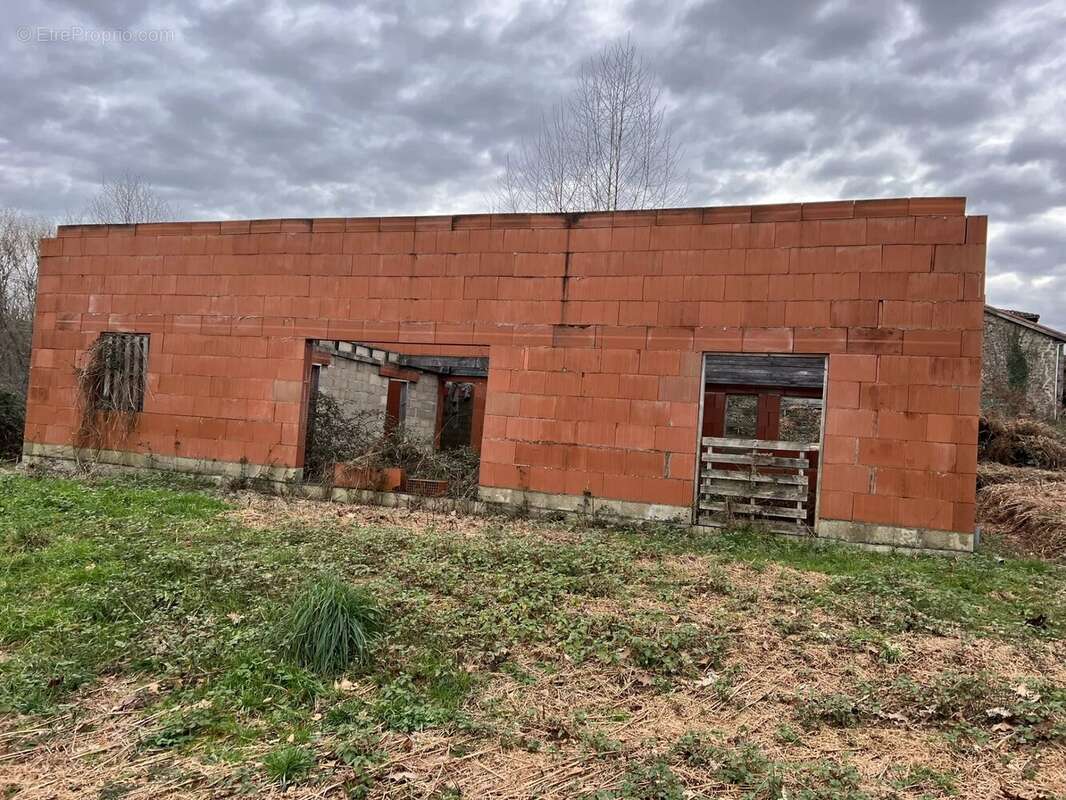 Terrain à BUSSEROLLES