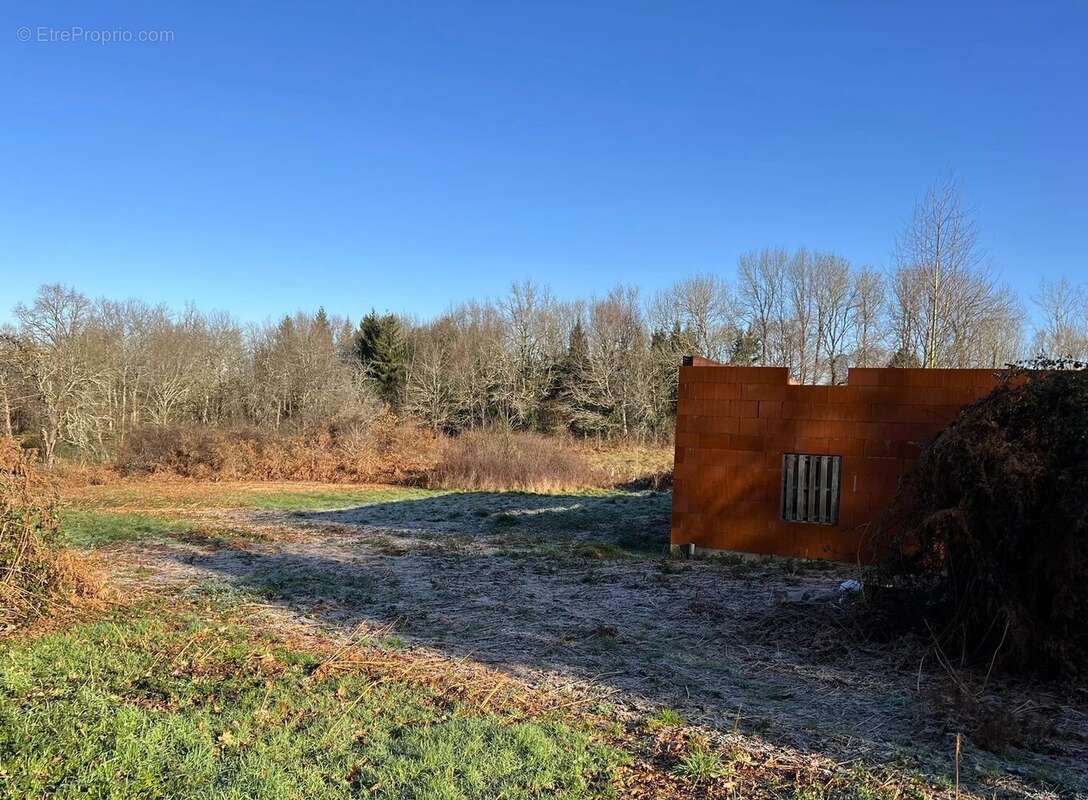 Terrain à BUSSEROLLES