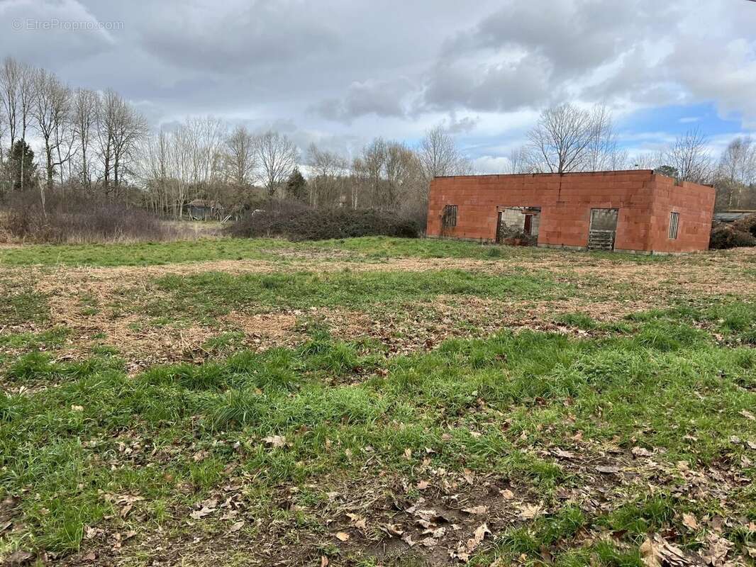 Terrain à BUSSEROLLES