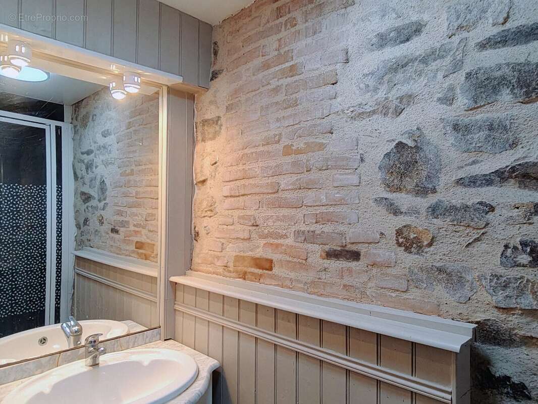 Maison à BUSSIERE-GALANT