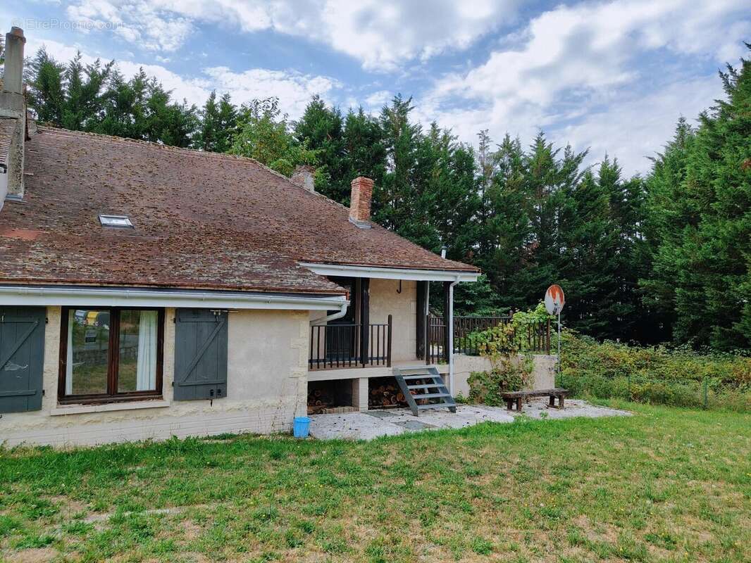 Maison à BUSSIERE-GALANT