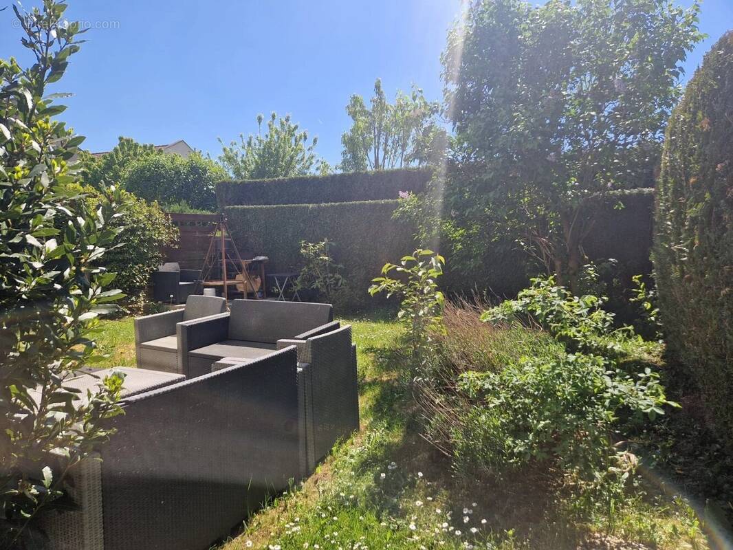 Maison à VOISINS-LE-BRETONNEUX