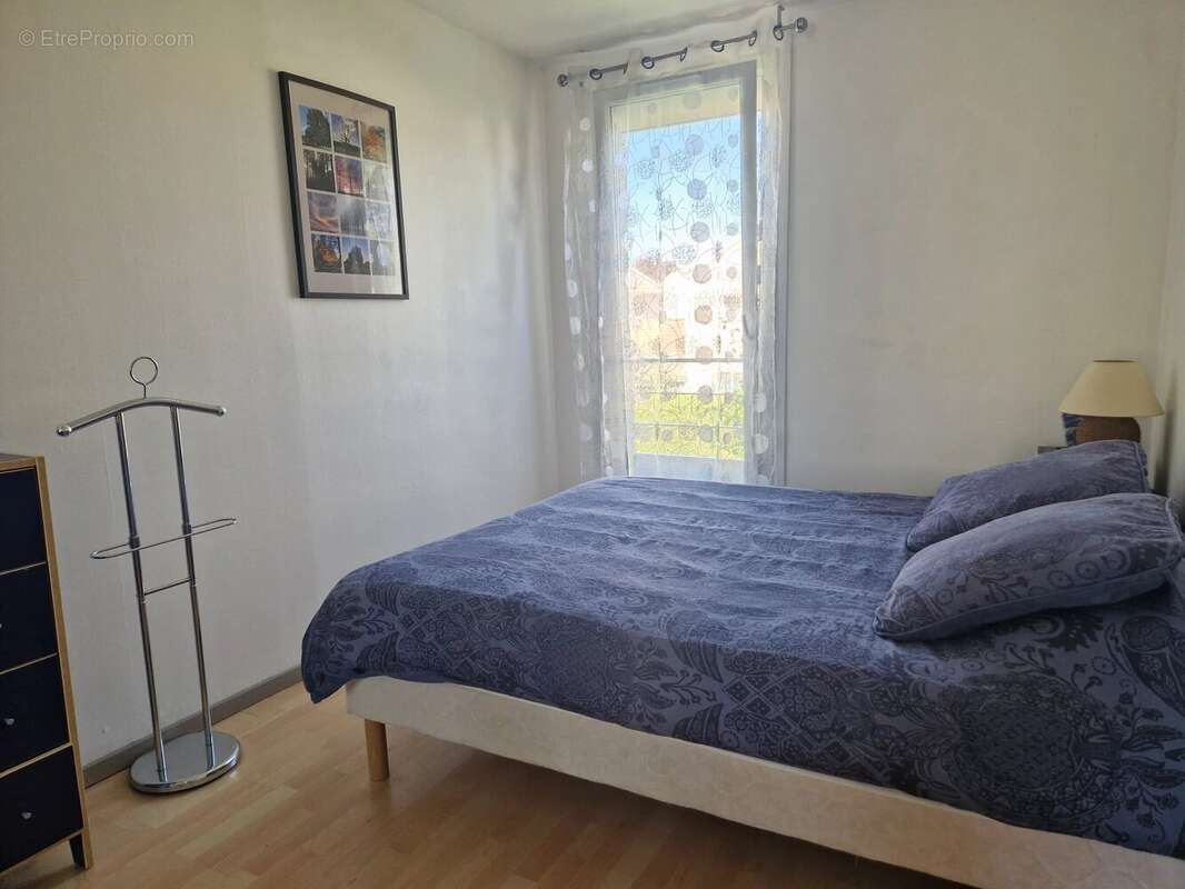 Maison à VOISINS-LE-BRETONNEUX