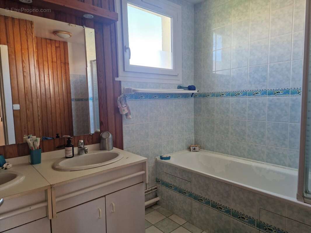 Maison à VOISINS-LE-BRETONNEUX