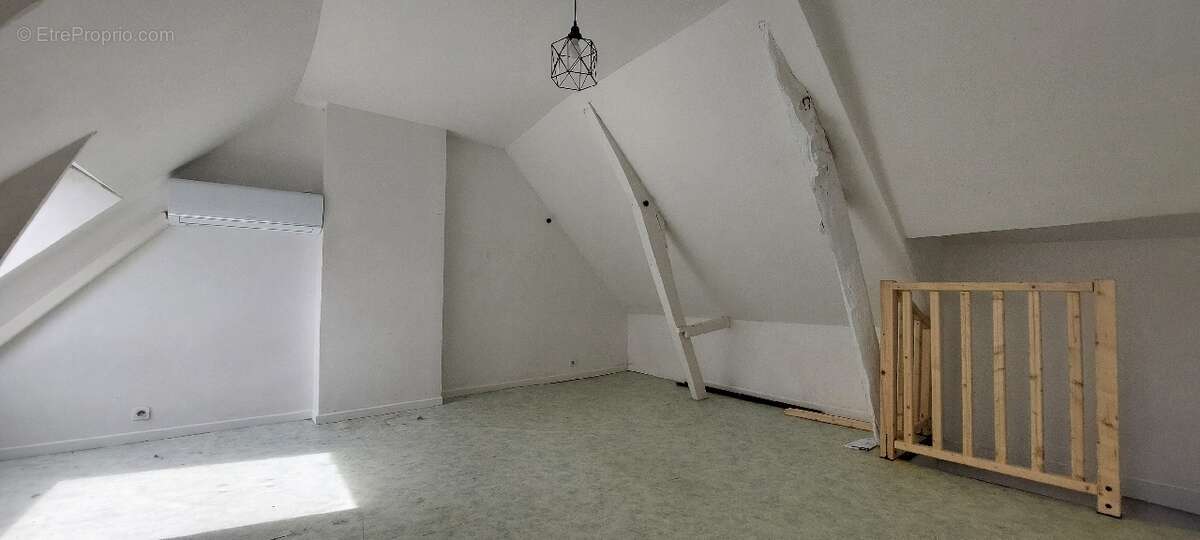 Maison à BRUAY-LA-BUISSIERE