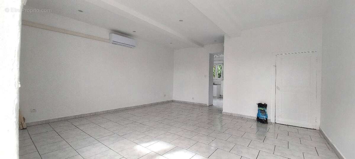 Maison à BRUAY-LA-BUISSIERE