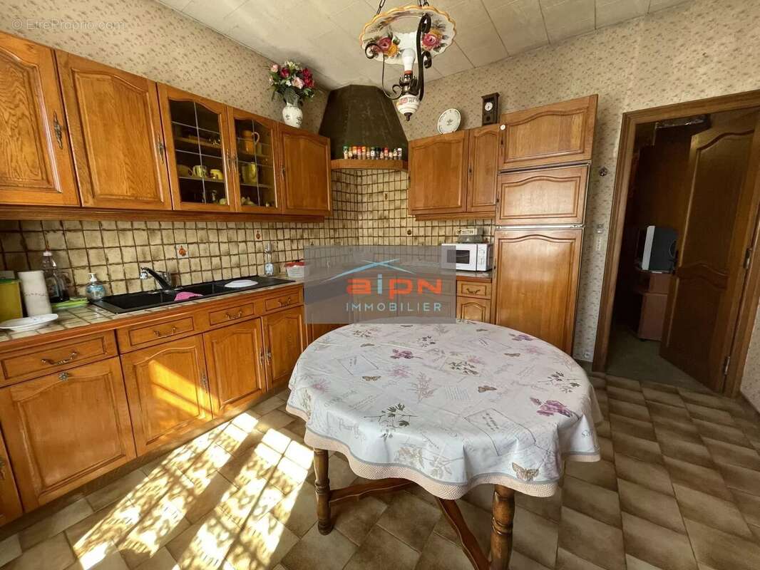 Maison à SAINT-ETIENNE-DU-ROUVRAY