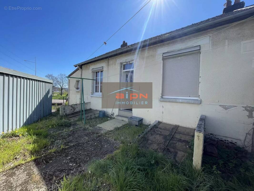 Maison à SAINT-ETIENNE-DU-ROUVRAY