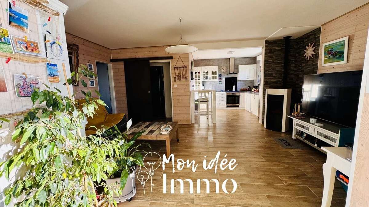 Maison à LE PERRIER