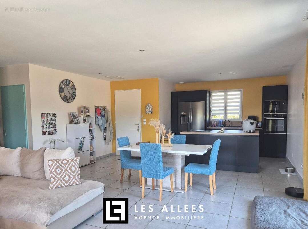 Maison à SAINT-GERVAIS-SUR-ROUBION