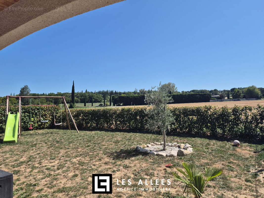 Maison à SAINT-GERVAIS-SUR-ROUBION